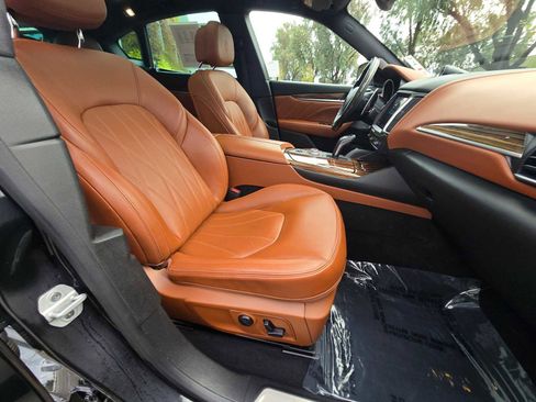 Used 2020 Maserati Levante S GranLusso image 11