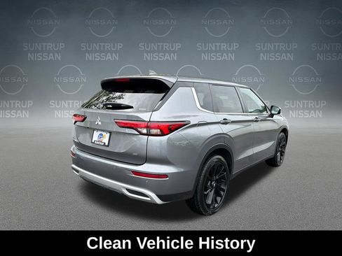 Used 2024 Mitsubishi Outlander SE AWD/4WD image 5