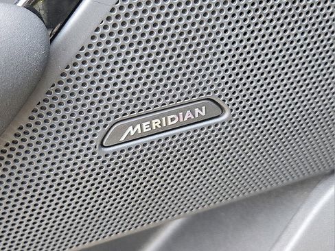 Used 2024 Land Rover Range Rover Velar S image 24