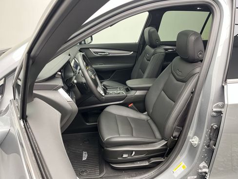 New 2025 Cadillac XT6 Luxury w/ LPO, Floor Liner Package image 9