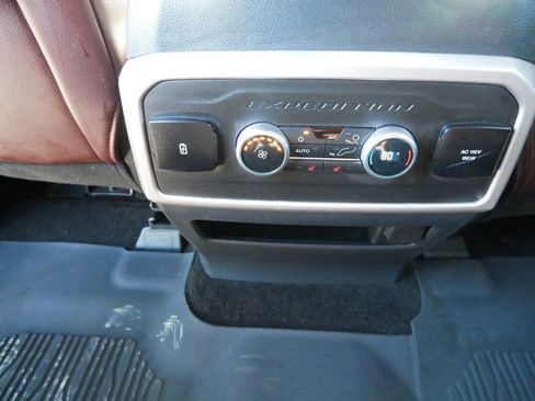 Used 2022 Ford Expedition Limited image 14