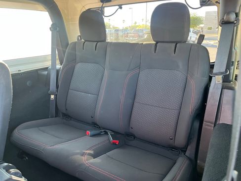 Used 2023 Jeep Wrangler Rubicon image 16