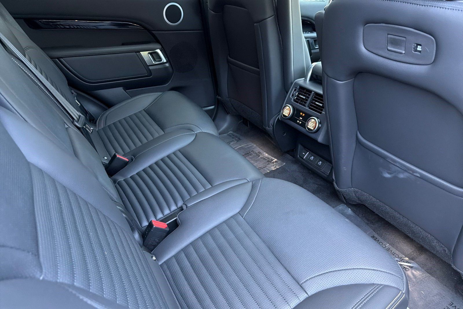 Used 2025 Land Rover Discovery S AWD/4WD image 34