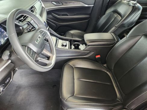 Used 2023 Jeep Grand Cherokee L Limited image 14