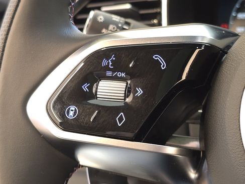 New 2026 Jaguar F-PACE SVR image 15