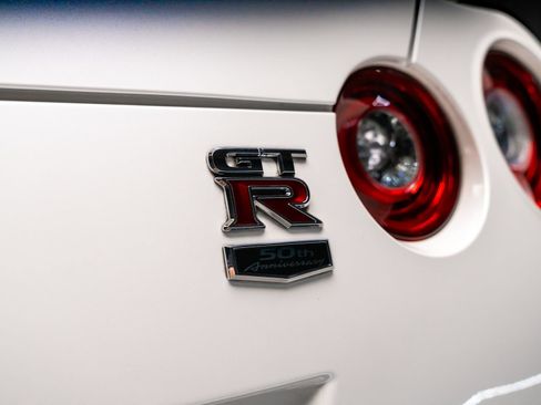 Used 2020 Nissan GT-R Premium AWD/4WD image 36