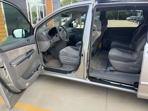 Used 2006 Toyota Sienna LE FWD image 13