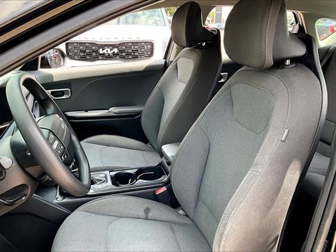 Used 2025 Kia K4 FWD image 8
