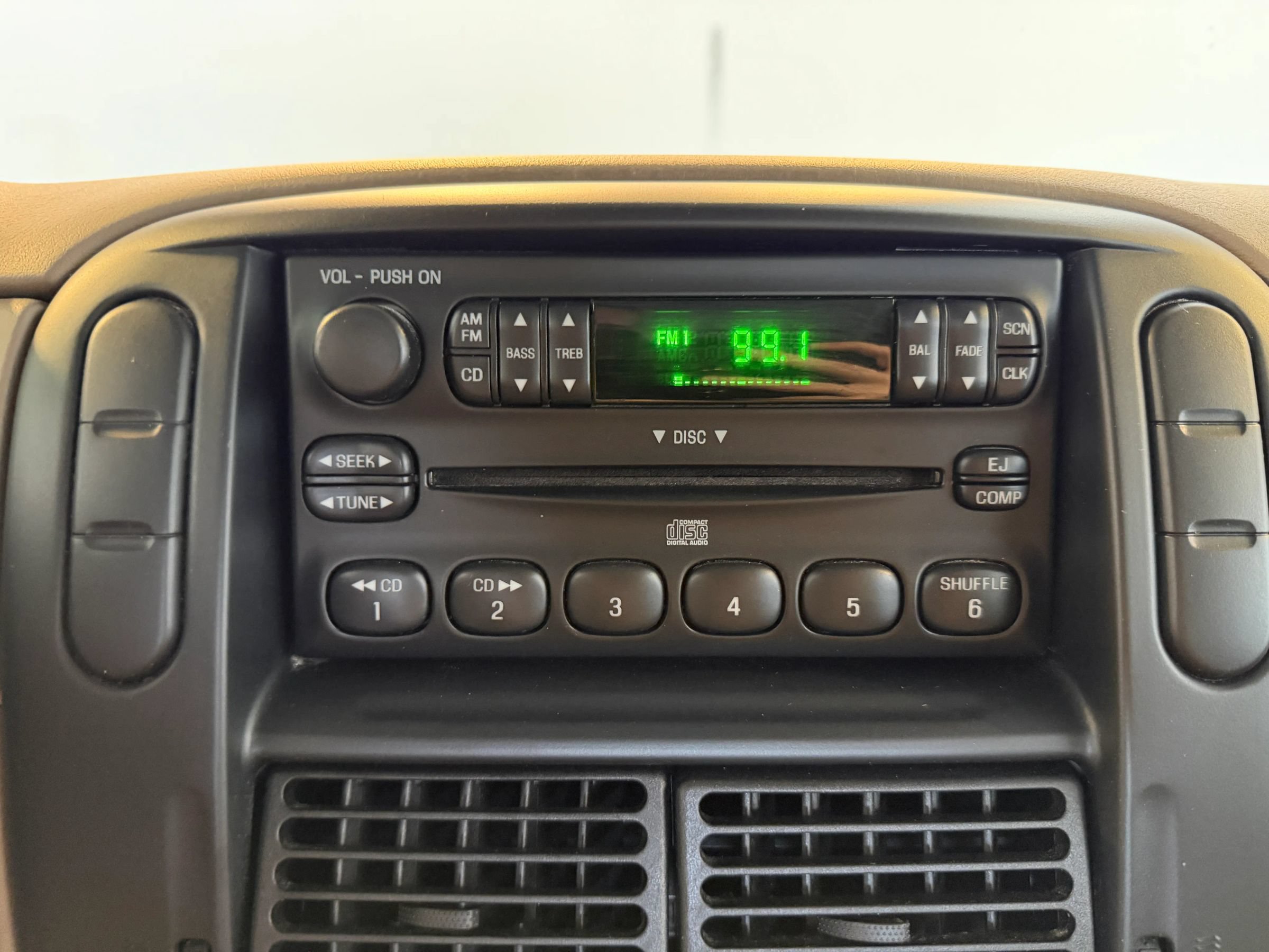 Used 2002 Ford Explorer XLS RWD image 17