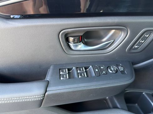Certified 2025 Honda Pilot Touring image 11