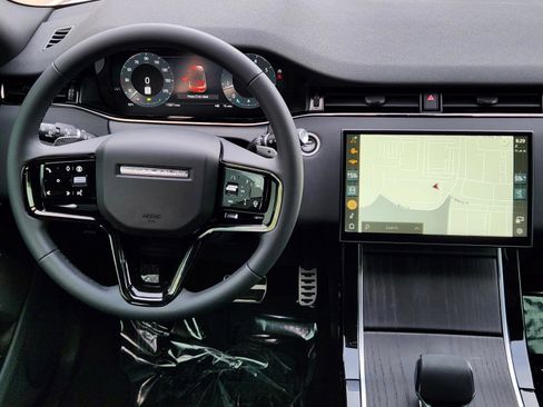 Certified 2024 Land Rover Range Rover Evoque Dynamic SE AWD/4WD image 23