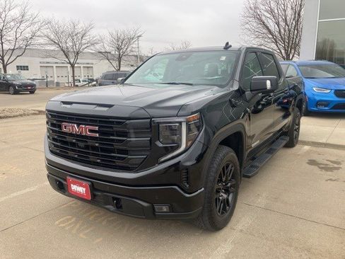 Used 2025 GMC Sierra 1500 Elevation w/ Elevation Premium Package image 3