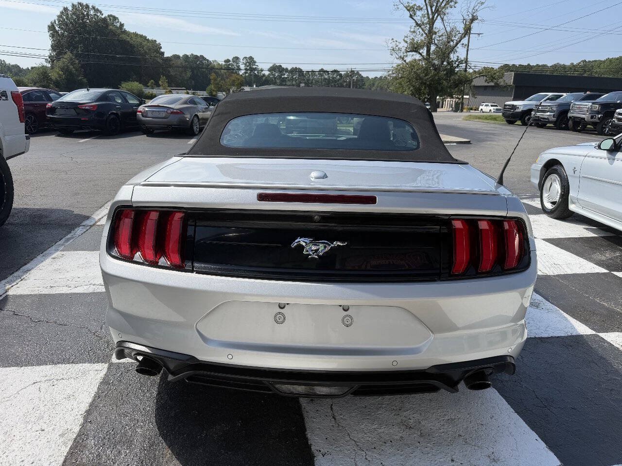 Used 2019 Ford Mustang Premium RWD image 8