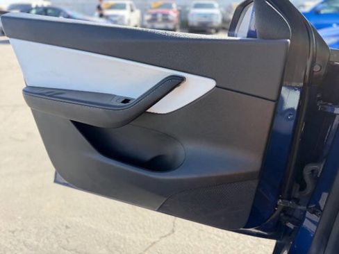 Used 2020 Tesla Model Y Long Range image 9