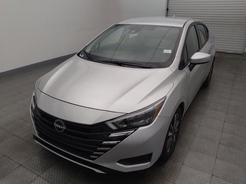 Used 2025 Nissan Versa SV FWD image 15