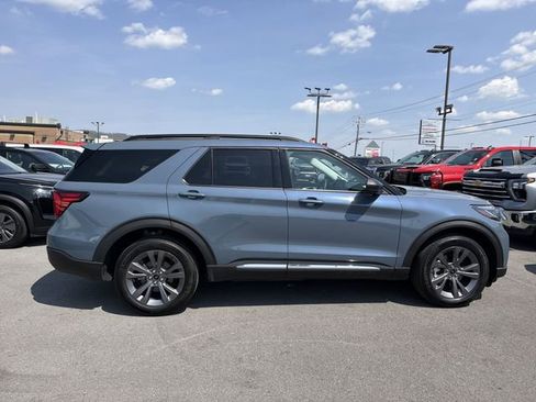 Used 2025 Ford Explorer Active w/ Active Comfort Package AWD/4WD image 5