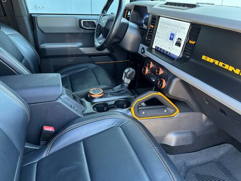 Certified 2022 Ford Bronco Badlands AWD/4WD image 16