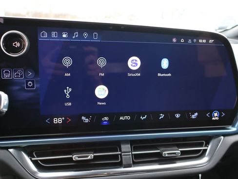 New 2026 Chevrolet Equinox EV LT image 21