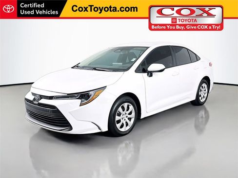 Used 2025 Toyota Corolla LE FWD image 1