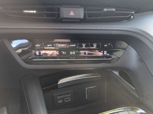 Used 2023 Buick Envision Avenir image 18