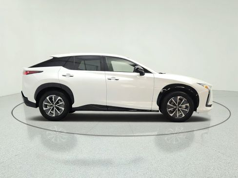 Used 2025 Lexus RZ 300e FWD image 4