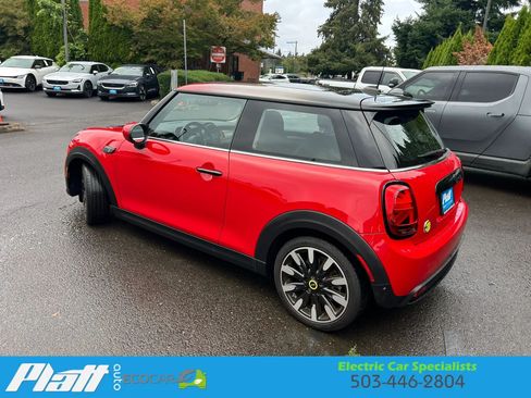 Used 2024 MINI Cooper SE FWD image 5