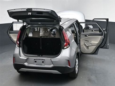 New 2025 Kia Soul LX w/ LX Technology Package image 31