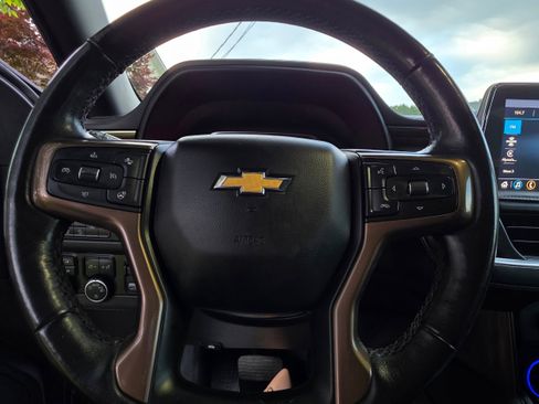 Used 2021 Chevrolet Suburban High Country AWD/4WD image 11