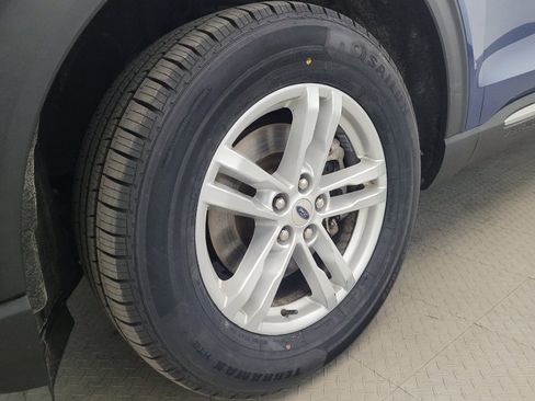 Used 2021 Ford Explorer XLT w/ Equipment Group 202A AWD/4WD image 31