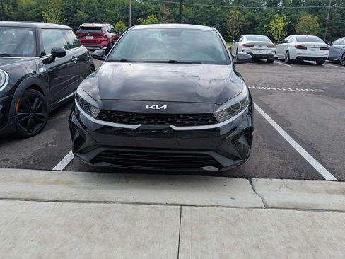 Used 2022 Kia Forte LXS FWD image 2