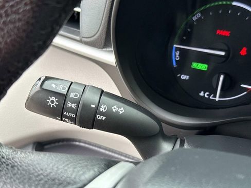 Used 2023 Toyota Sienna XLE image 39