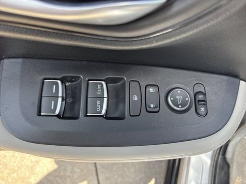 Used 2025 Honda HR-V EX-L image 19