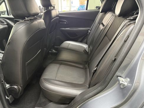 Used 2019 Chevrolet Trax LT w/ LT Convenience Package FWD image 13