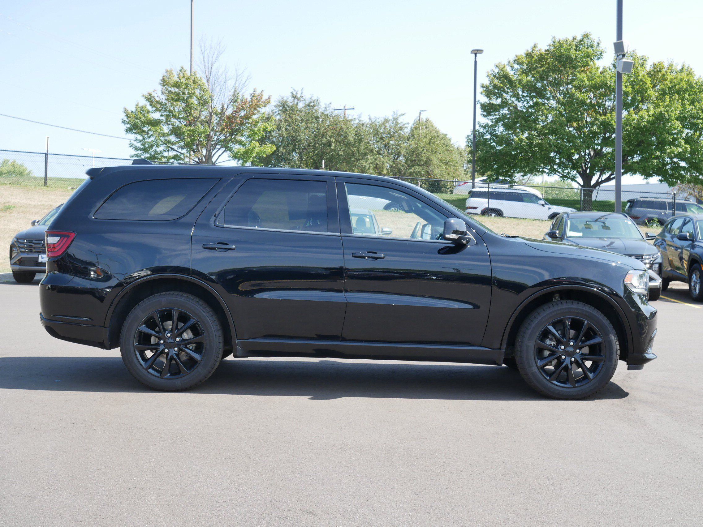 Used 2017 Dodge Durango GT w/ Blacktop Package AWD/4WD image 5