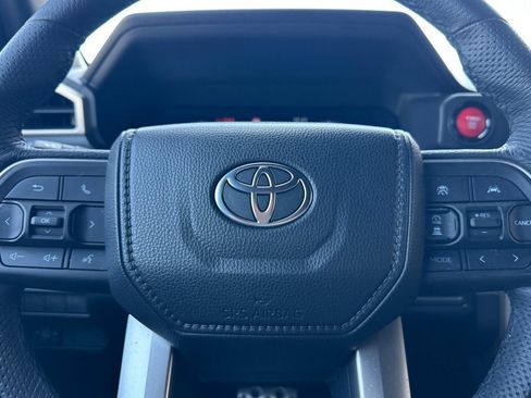 Used 2025 Toyota Tacoma TRD Sport AWD/4WD image 23