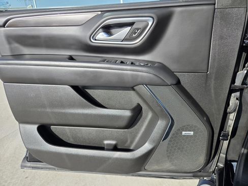 Used 2024 Chevrolet Suburban Z71 w/ Luxury Package image 22