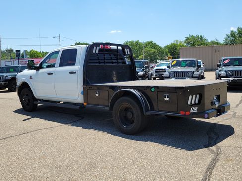 Used 2024 RAM 3500 Tradesman w/ Max Tow Package RWD image 3