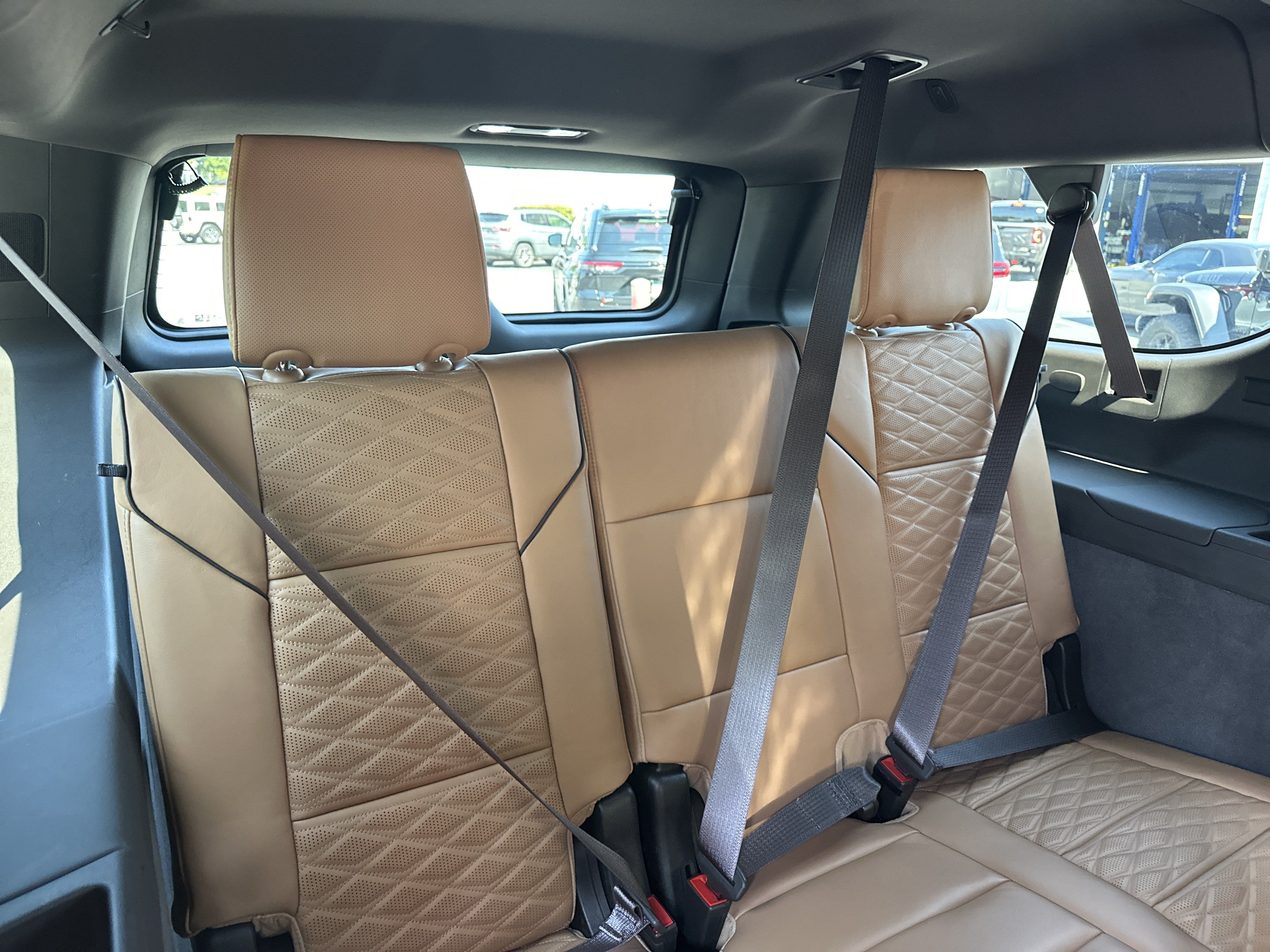 Used 2022 Cadillac Escalade ESV Premium Luxury AWD/4WD image 20