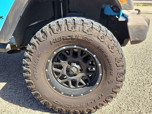 Used 2018 Jeep Wrangler Unlimited Sport S AWD/4WD image 7