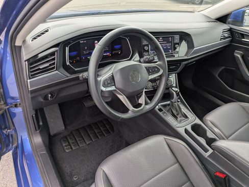 Used 2022 Volkswagen Jetta SE FWD image 17