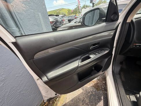 Used 2020 Mitsubishi Outlander SEL FWD image 9