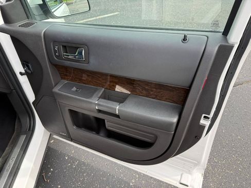 Used 2014 Ford Flex Limited FWD image 26