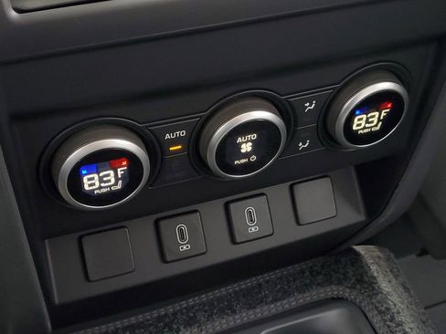 New 2026 Land Rover Defender 130 X-Dynamic SE AWD/4WD image 30