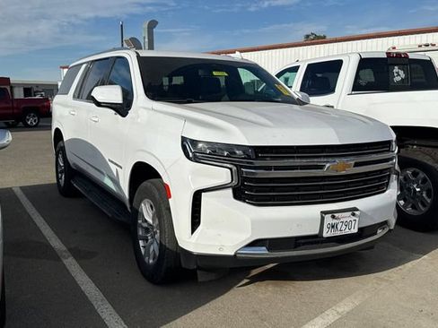 Used 2024 Chevrolet Suburban LT AWD/4WD image 2