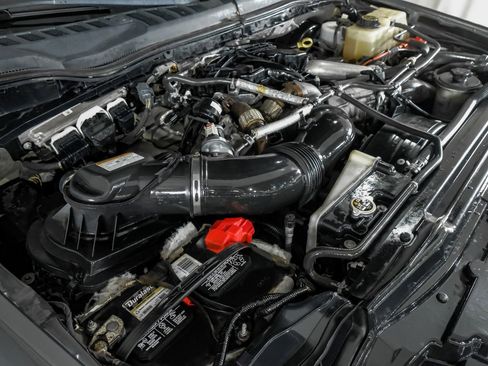 Used 2019 Ford F350 Lariat w/ Chrome Package image 49