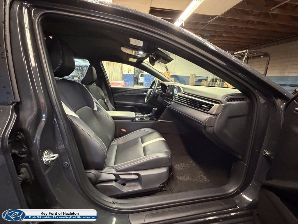 Used 2025 Toyota Camry SE w/ Convenience Package AWD/4WD image 19