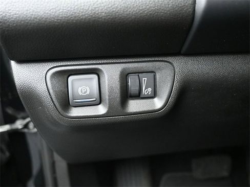 Used 2023 GMC Acadia SLE w/ Driver Convenience Package image 12