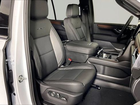 New 2026 GMC Yukon Denali AWD/4WD image 12