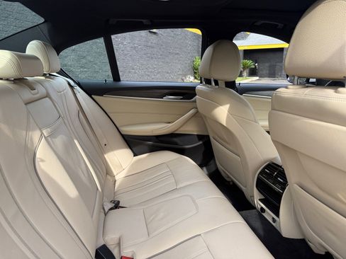 Used 2019 BMW 540i w/ M Sport Package image 17