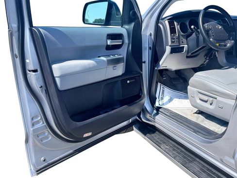 Used 2010 Toyota Sequoia Limited AWD/4WD image 7